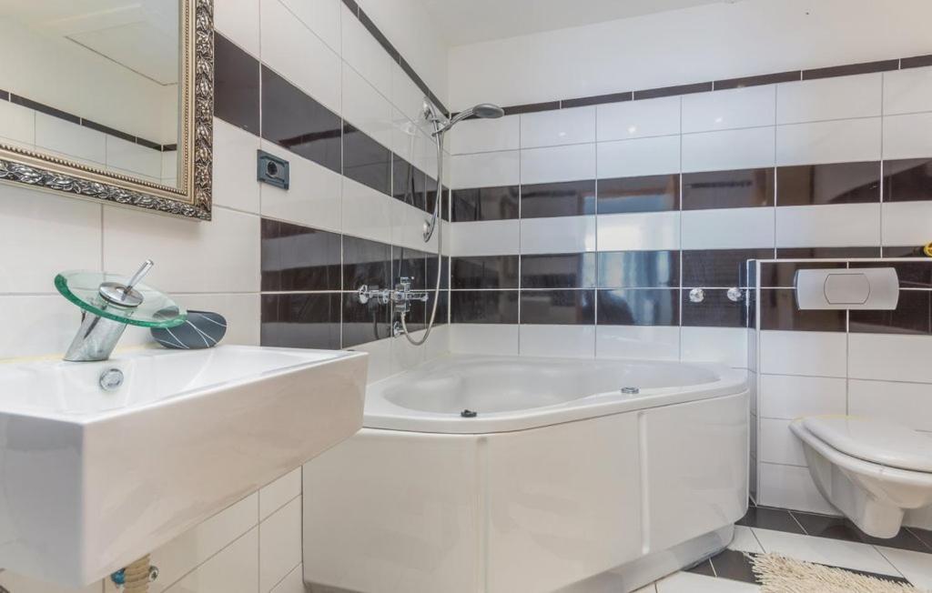 Vila Kristina Villa Nedescina Ngoại thất bức ảnh
