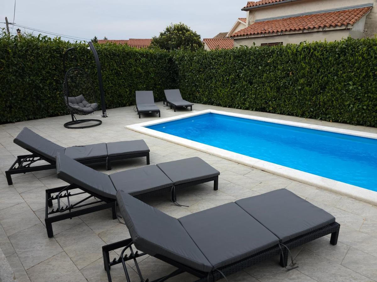 Vila Kristina Villa Nedescina Ngoại thất bức ảnh