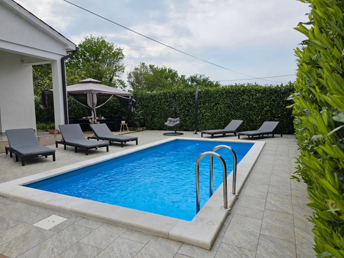 Vila Kristina Villa Nedescina Ngoại thất bức ảnh