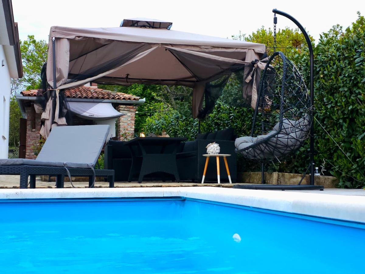 Vila Kristina Villa Nedescina Ngoại thất bức ảnh